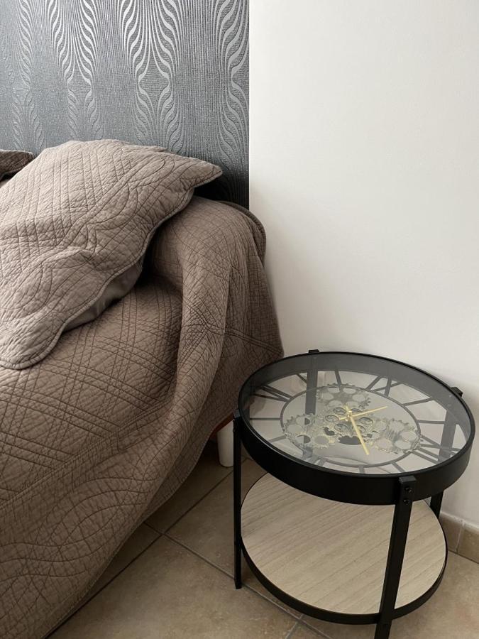 Studio Meuble Bussy-Saint-Georges Exteriér fotografie