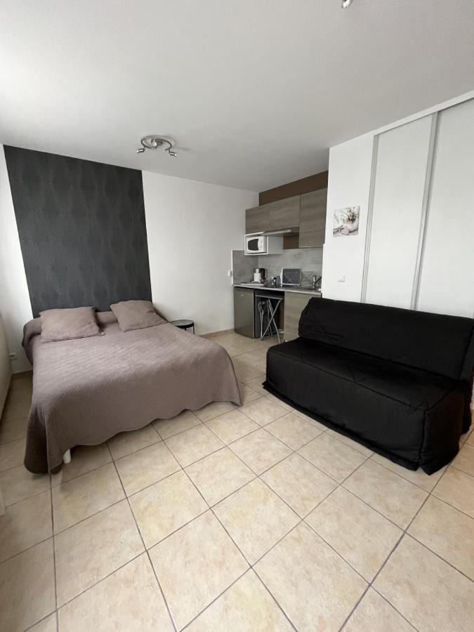 Studio Meuble Bussy-Saint-Georges Exteriér fotografie